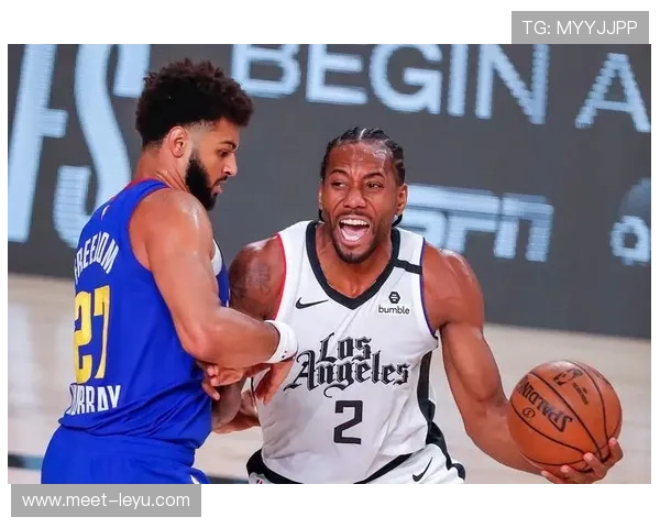 哈利伯顿突破制造错位助掘金提升关键时刻组织效率