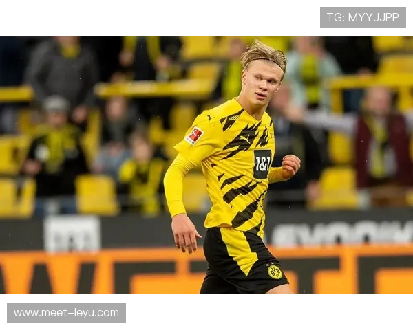 苏亚雷斯与哈兰德：全能中锋和终结机器的时代差异分析