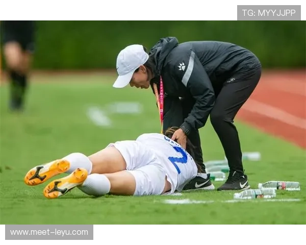 教练区规则拆解：什么行为会让主帅吃牌？