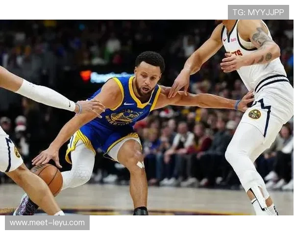 拉人犯规为何有时不判？裁判的尺度边界在哪